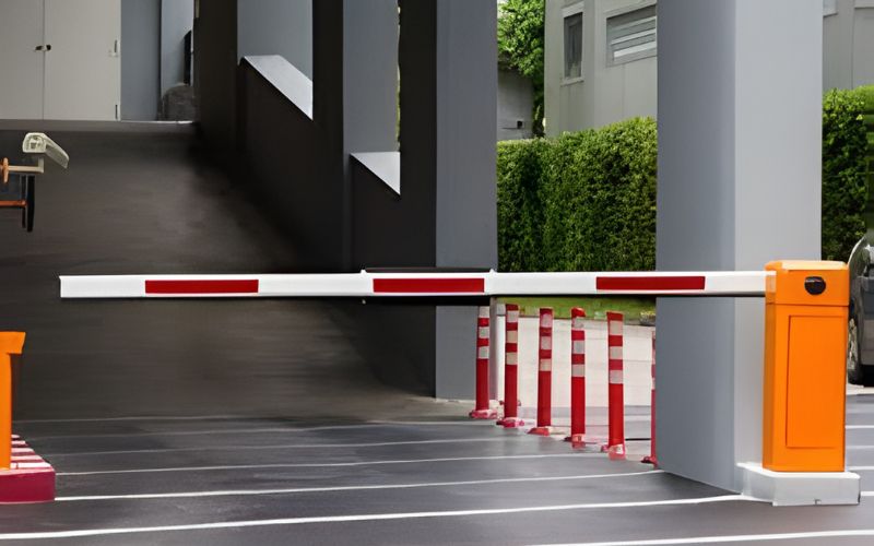 Barreira automática de entrada de veículos
